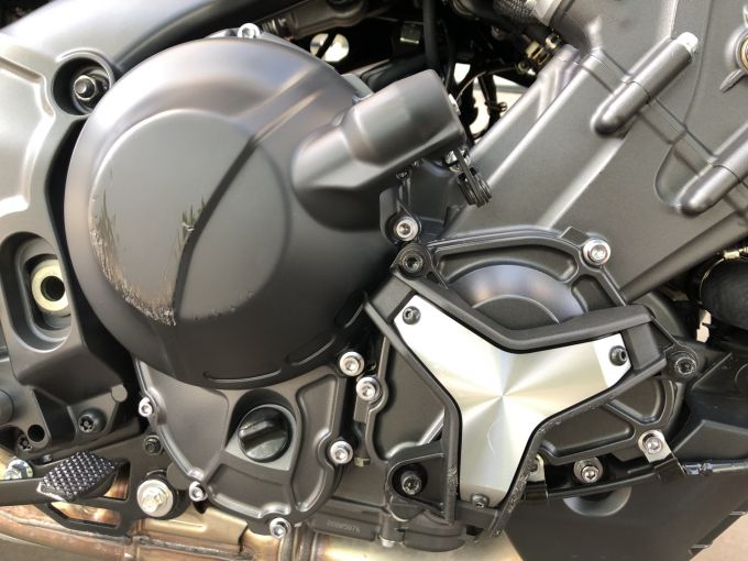 YAMAHA MT-09 4