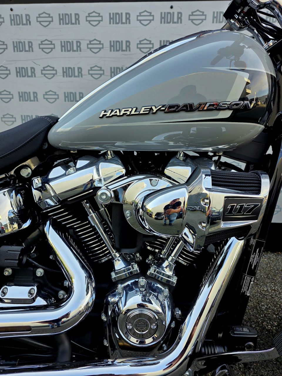 HARLEY-DAVIDSON SOFTAIL BREAKOUT 1923 4