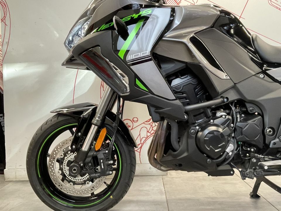 KAWASAKI VERSYS 1100 SE 4