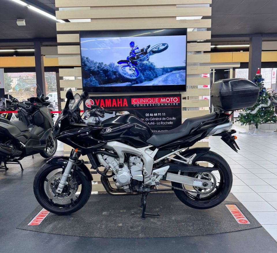 YAMAHA FZ6 (98CV) 4