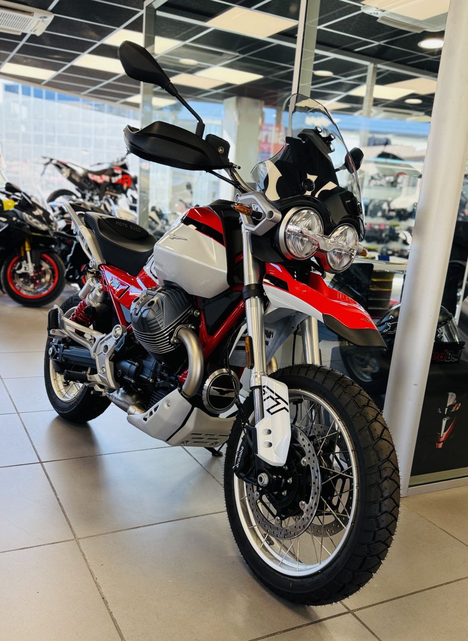 MOTO GUZZI V85 TT 850 4