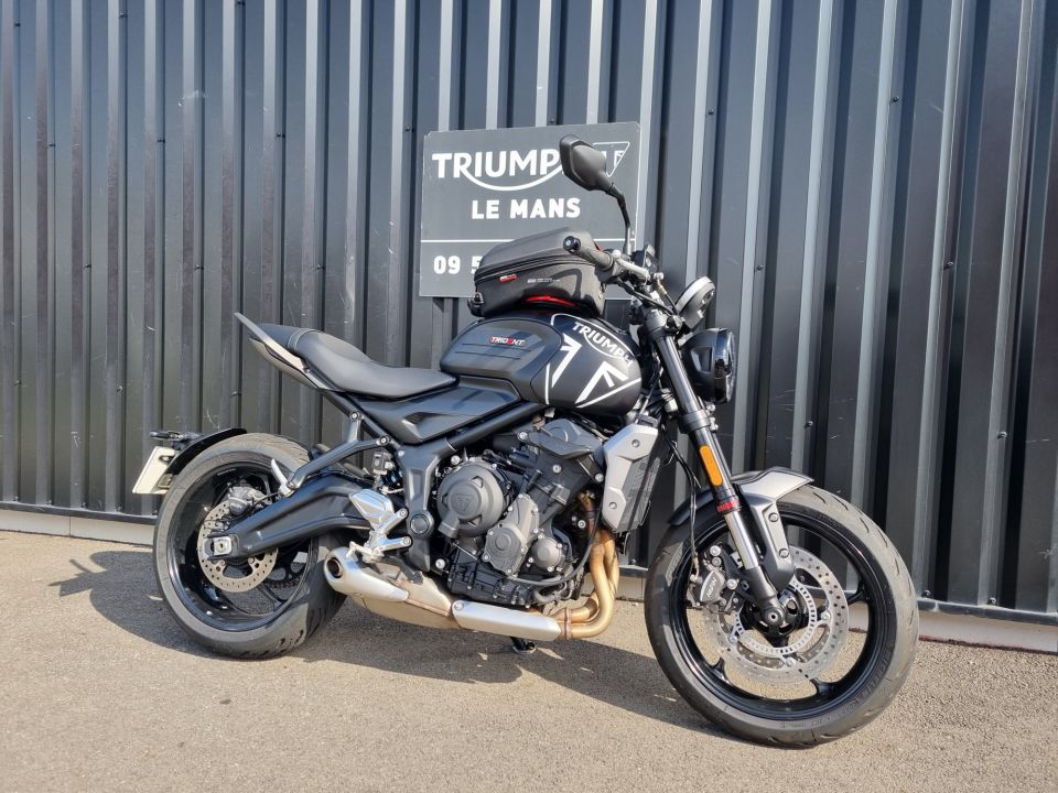 TRIUMPH TRIDENT 660 4