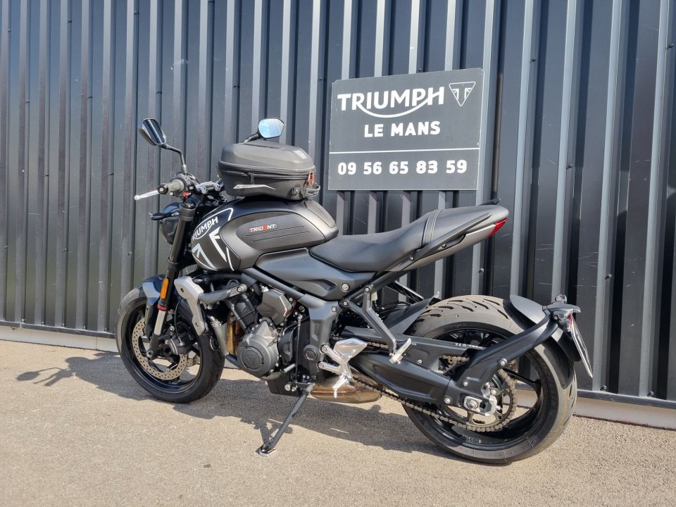 TRIUMPH TRIDENT 660 4