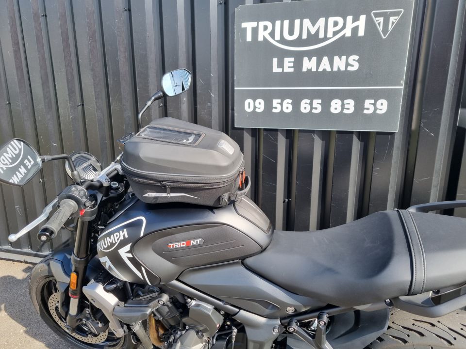 TRIUMPH TRIDENT 660 4