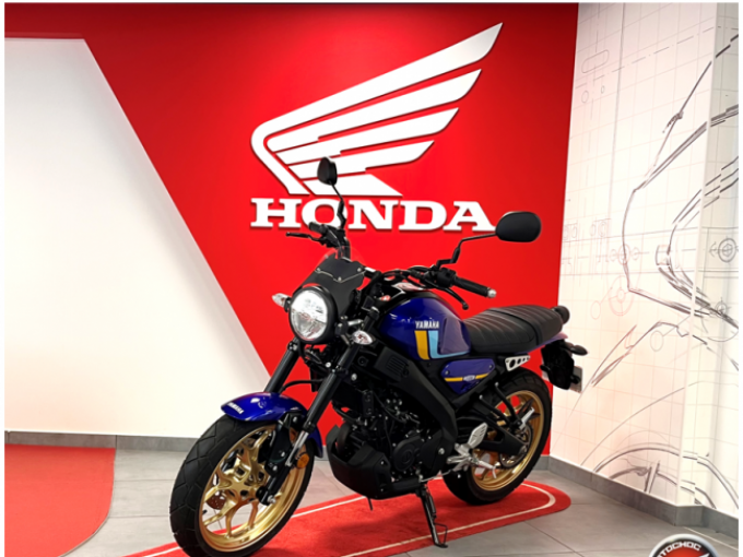 YAMAHA XSR 125 4