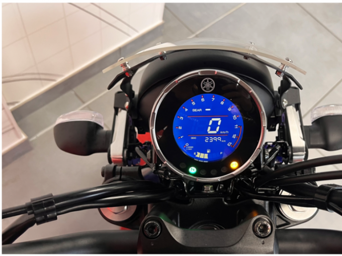 YAMAHA XSR 125 4