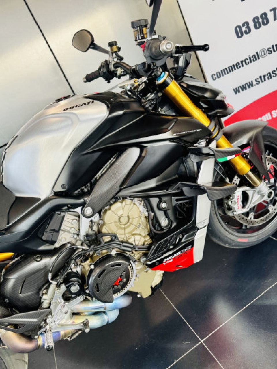 DUCATI STREETFIGHTER V4 SP2 4