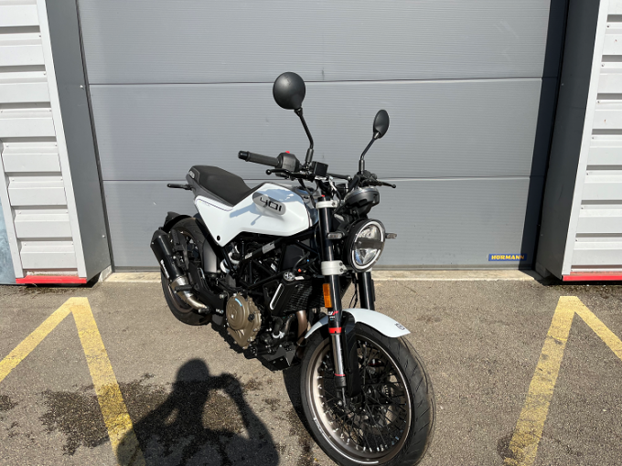 HUSQVARNA VITPILEN 401 4