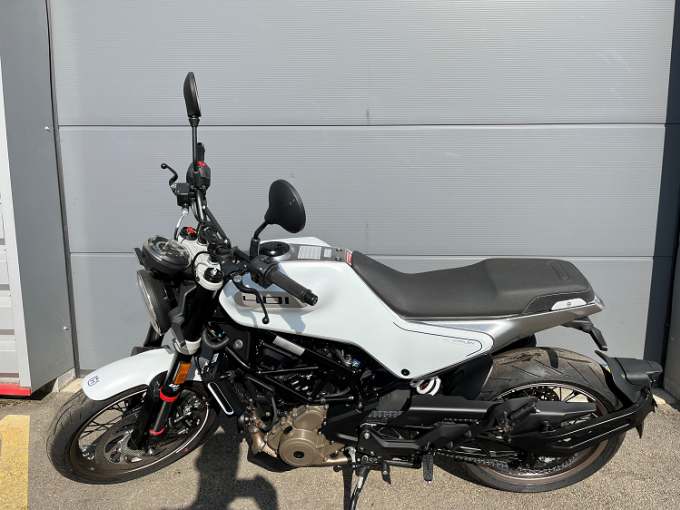 HUSQVARNA VITPILEN 401 4