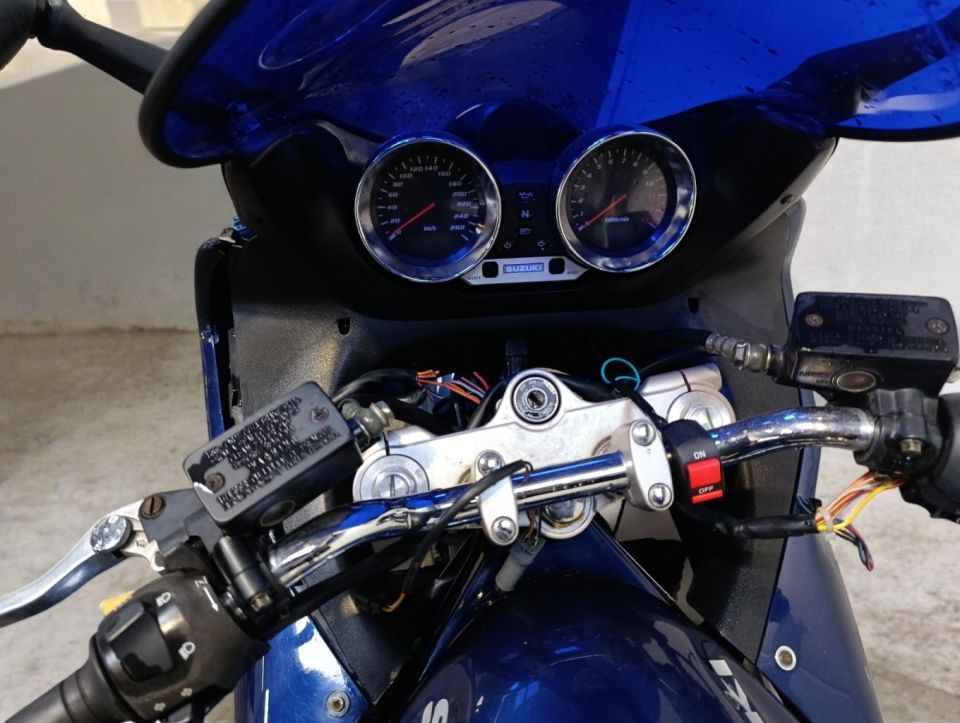 SUZUKI GSF 1200 S BANDIT 4