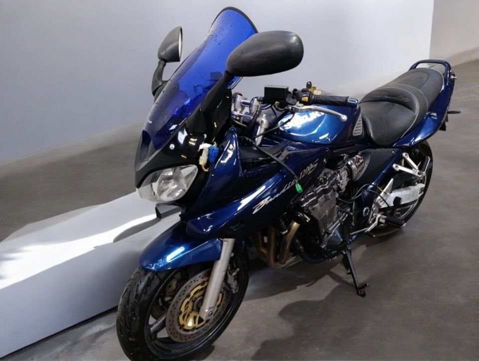 SUZUKI GSF 1200 S BANDIT 4