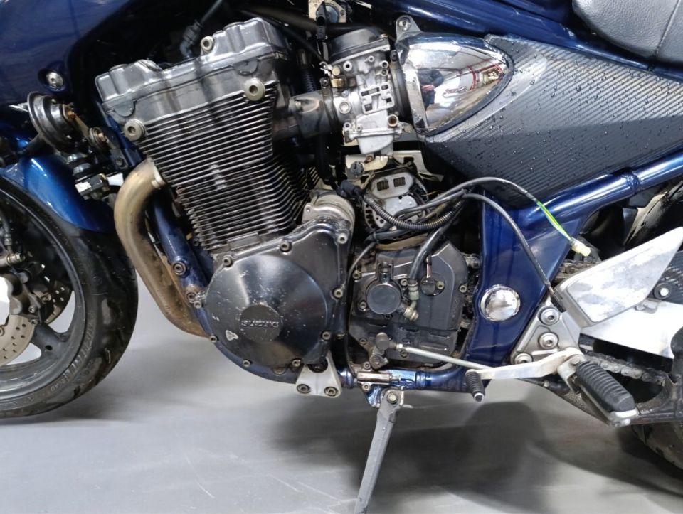 SUZUKI GSF 1200 S BANDIT 4