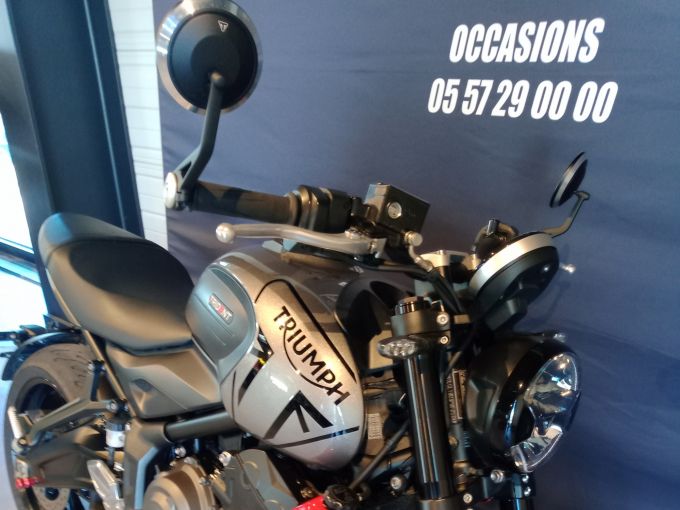 TRIUMPH TRIDENT 660 4