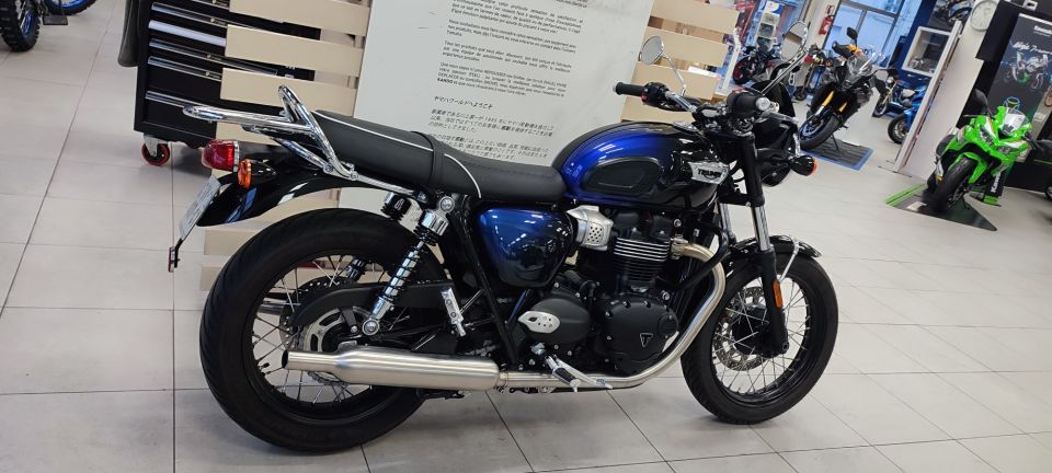 TRIUMPH BONNEVILLE T100 900 4