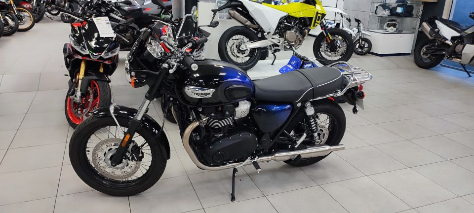 TRIUMPH BONNEVILLE T100 900 4