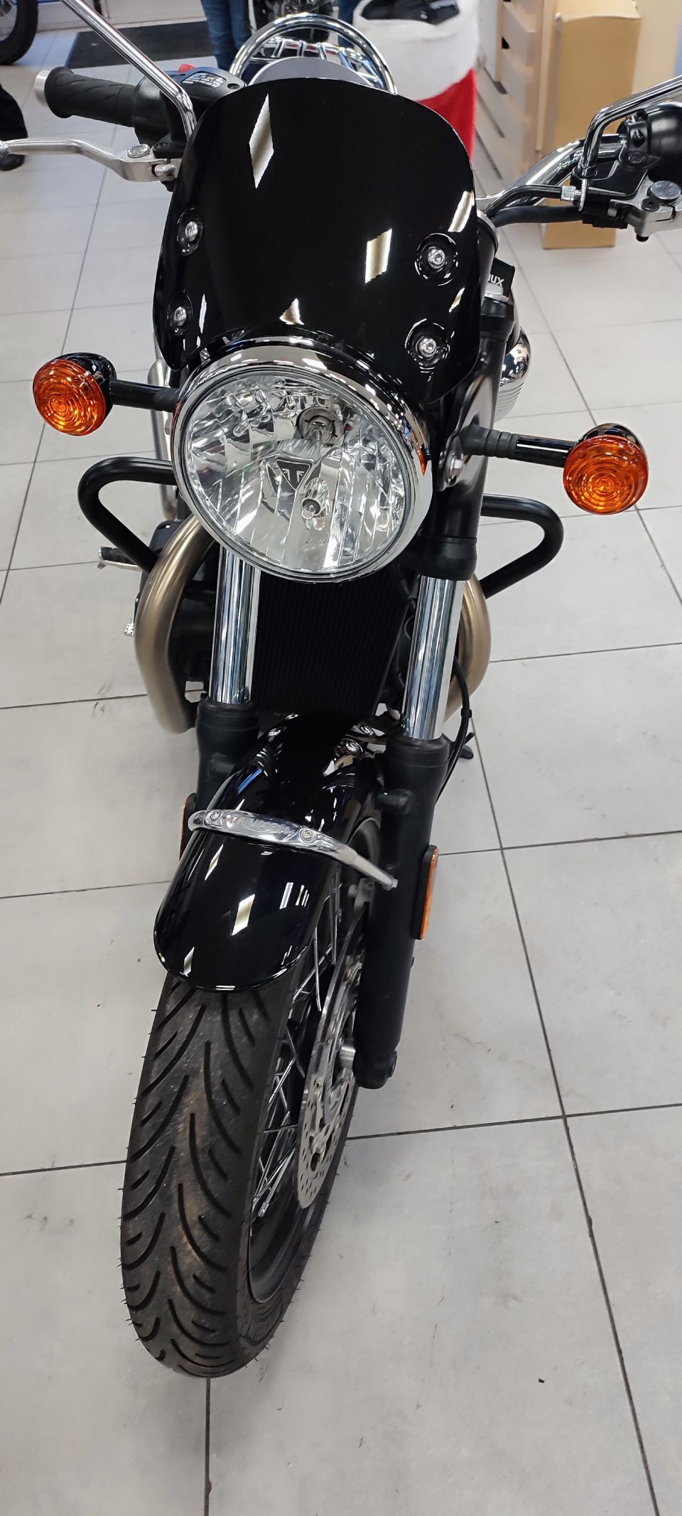 TRIUMPH BONNEVILLE T100 900 4