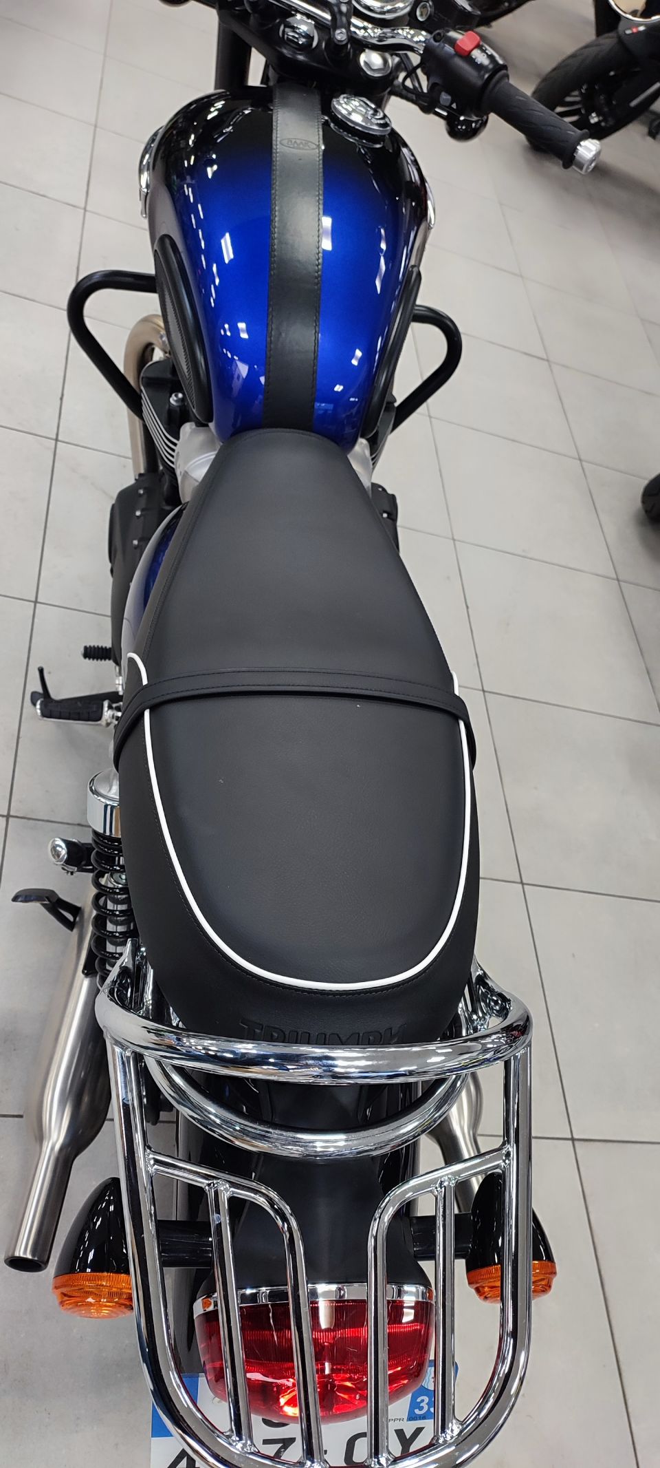 TRIUMPH BONNEVILLE T100 900 4