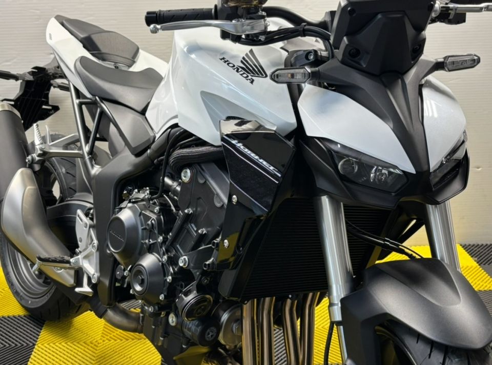 HONDA CB 1000 Hornet 4