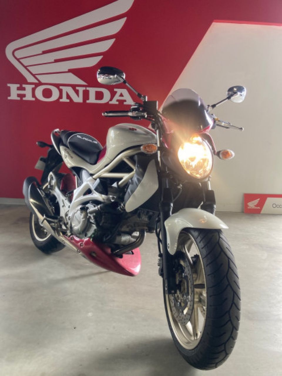 SUZUKI GLADIUS 650 4