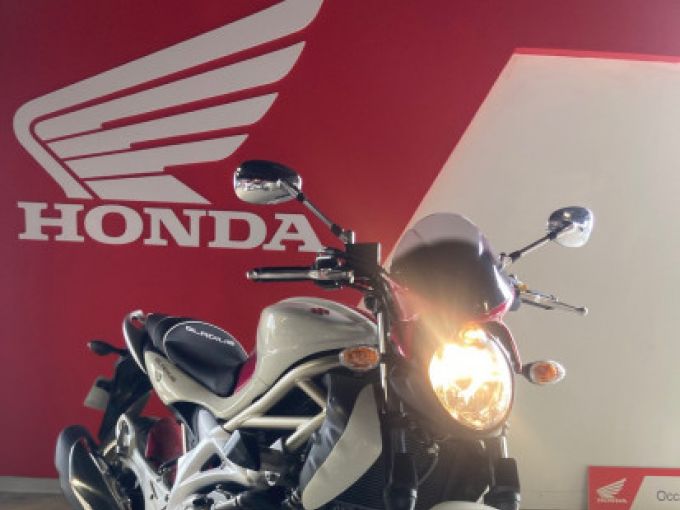 SUZUKI GLADIUS 650 4
