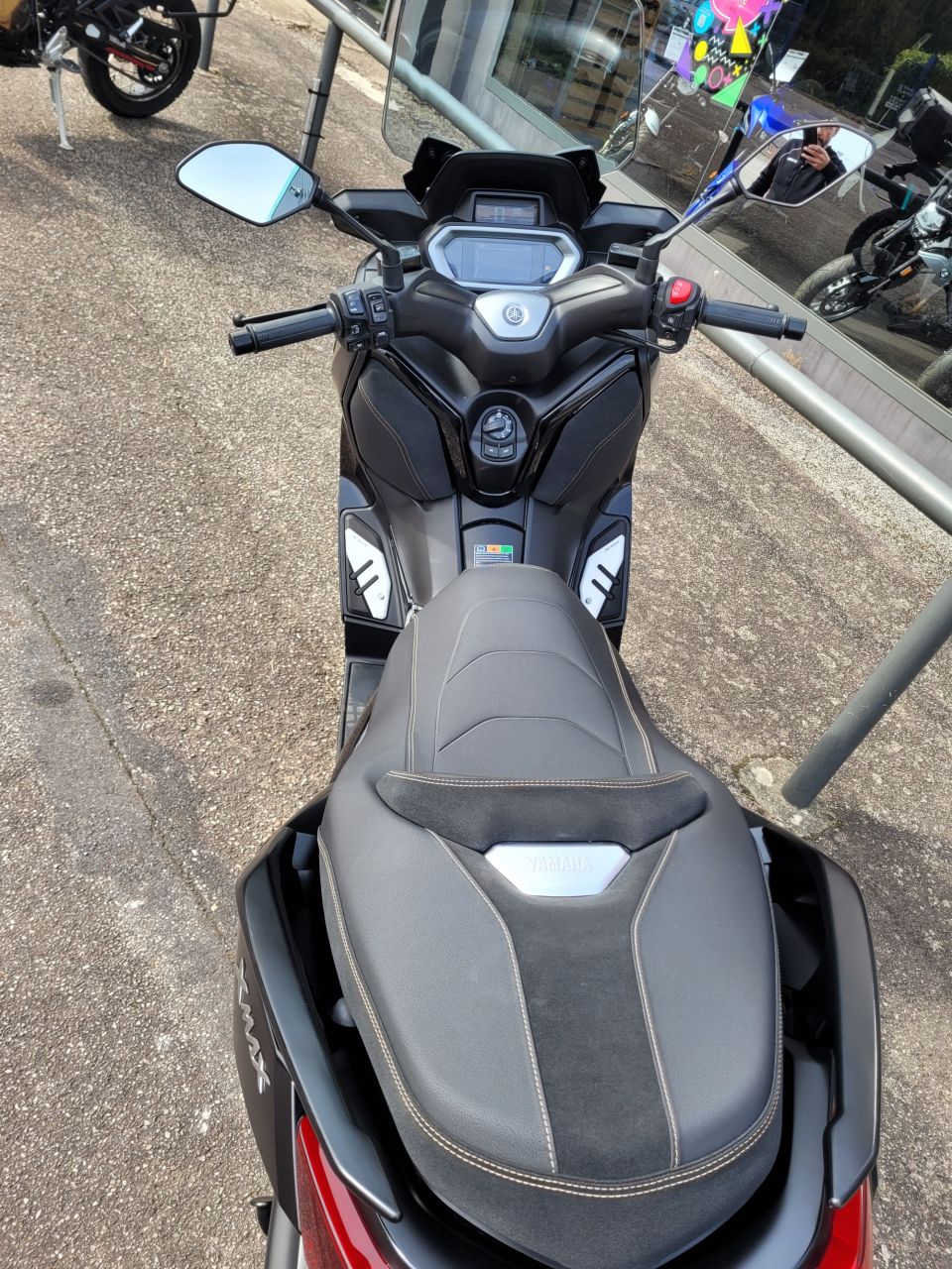 YAMAHA XMAX 125 TECH MAX 4