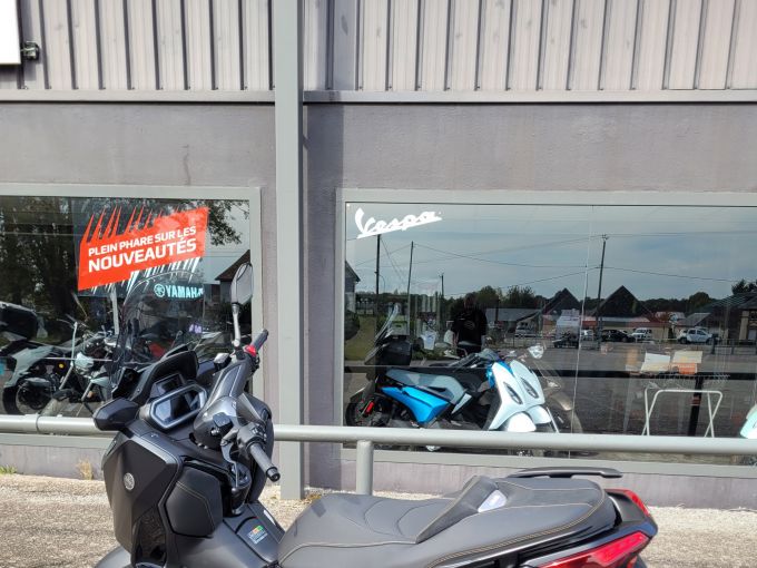 YAMAHA XMAX 125 TECH MAX 4