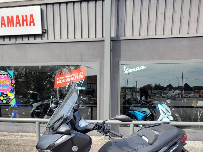YAMAHA XMAX 125 TECH MAX 4