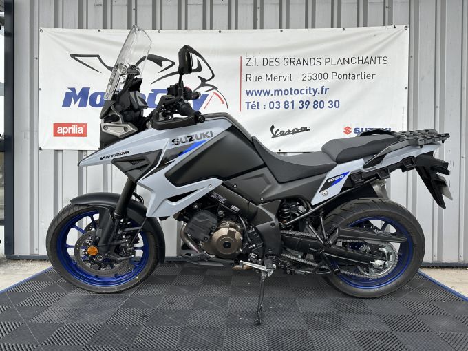 SUZUKI V-STROM 1050SE 4