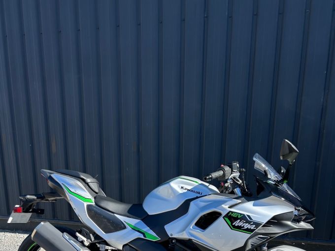 KAWASAKI Ninja 7 Hybrid 4
