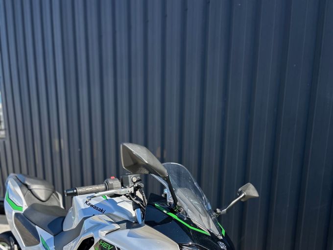 KAWASAKI Ninja 7 Hybrid 4