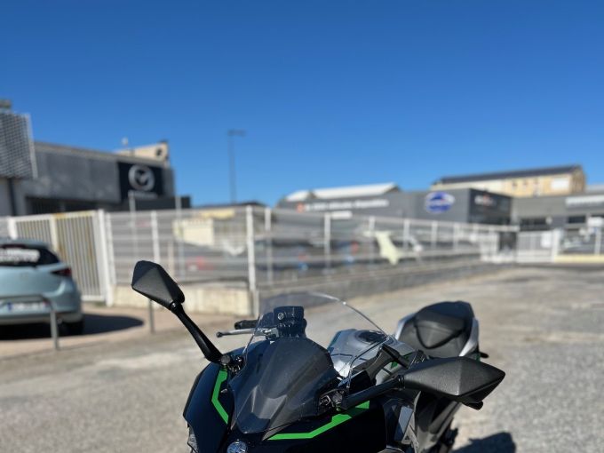 KAWASAKI Ninja 7 Hybrid 4