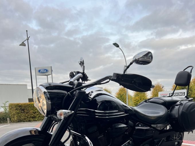 YAMAHA XV 1900 4