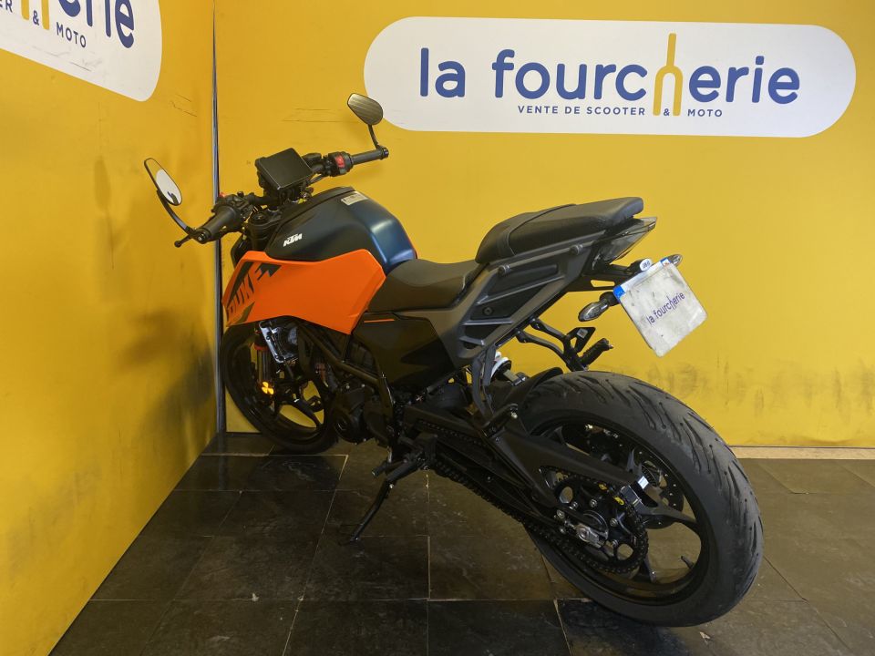 KTM 125 DUKE ABS 4