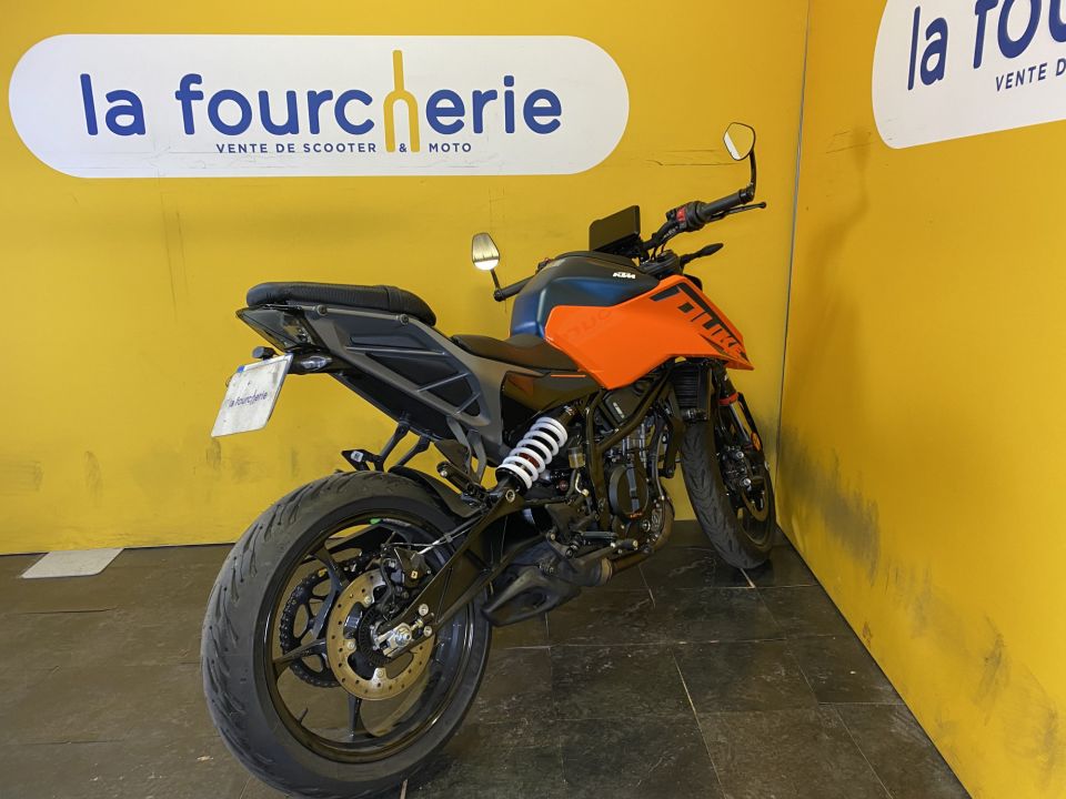 KTM 125 DUKE ABS 4
