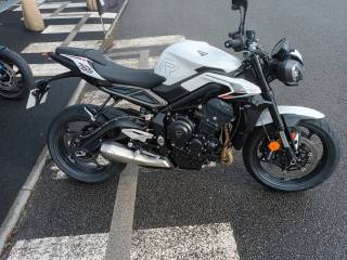 TRIUMPH STREET TRIPLE 765 R - 2025