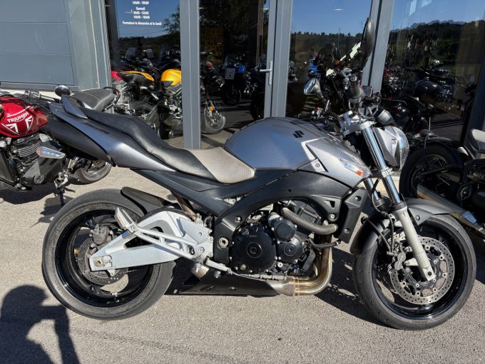 SUZUKI GSR 600 4