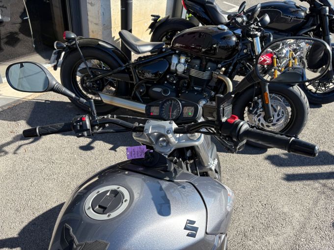 SUZUKI GSR 600 4