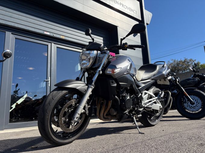 SUZUKI GSR 600 4