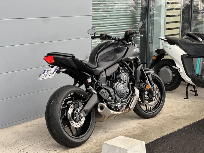 YAMAHA MT-07 (47.5CV) 4