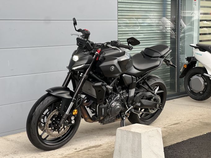 YAMAHA MT-07 (47.5CV) 4