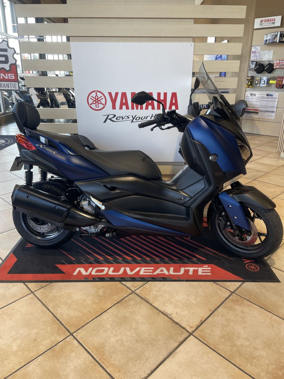 YAMAHA XMAX 300 4