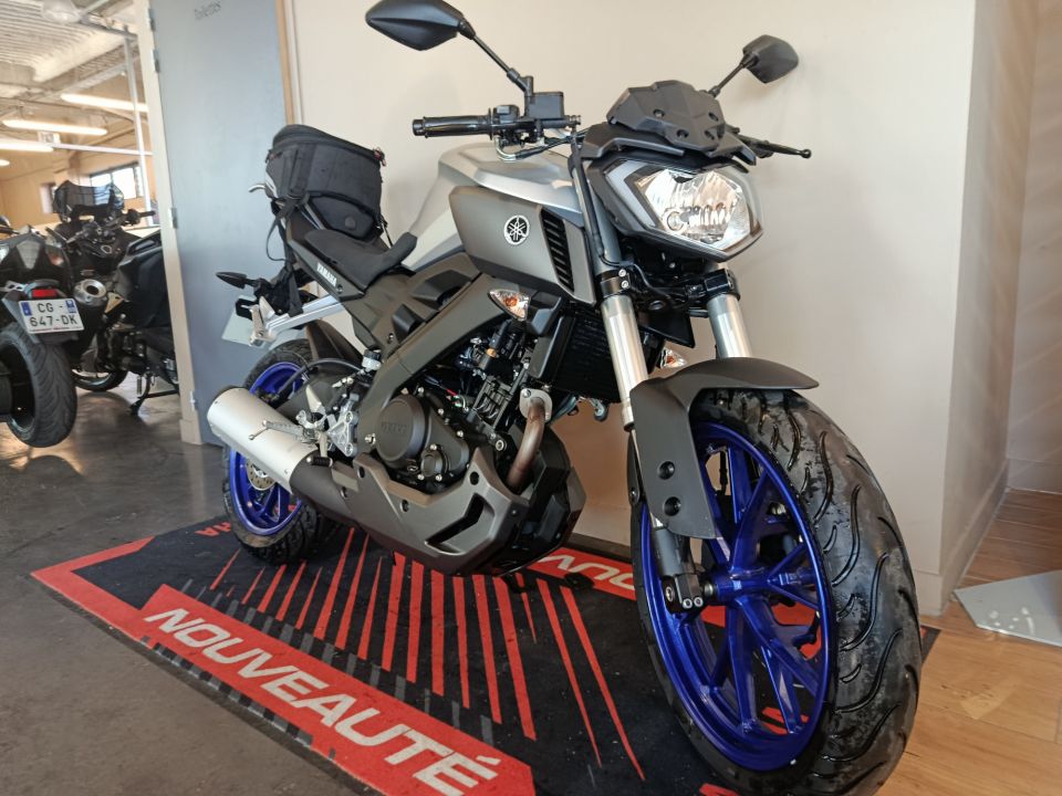 YAMAHA MT-125 4