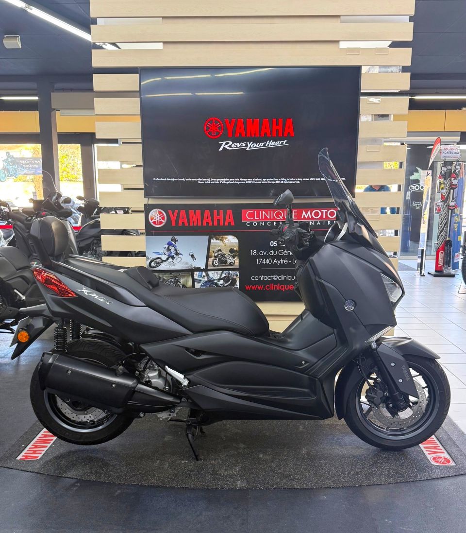 YAMAHA XMAX 300 4