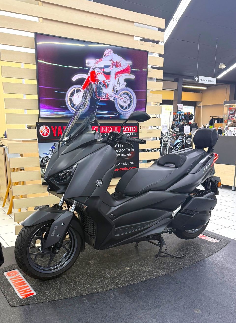 YAMAHA XMAX 300 4