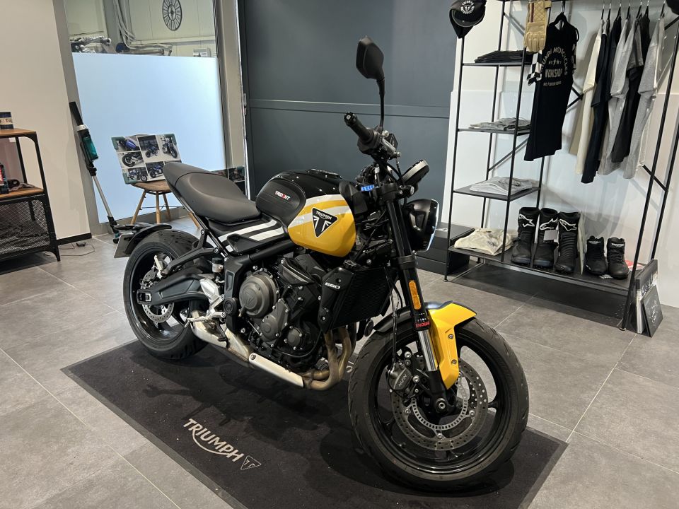 TRIUMPH TRIDENT 660 4