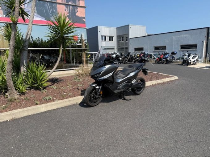 HONDA FORZA 750 4