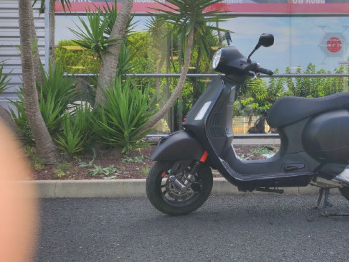 PIAGGIO VESPA GTS ABS IE 300 4