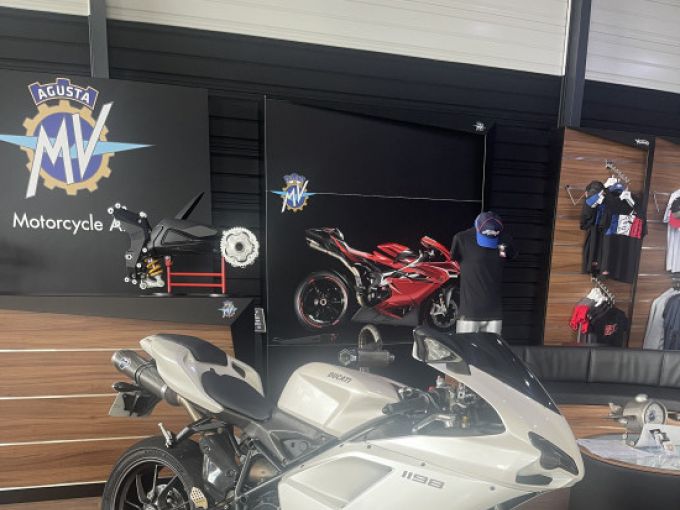 DUCATI 1198 S 4