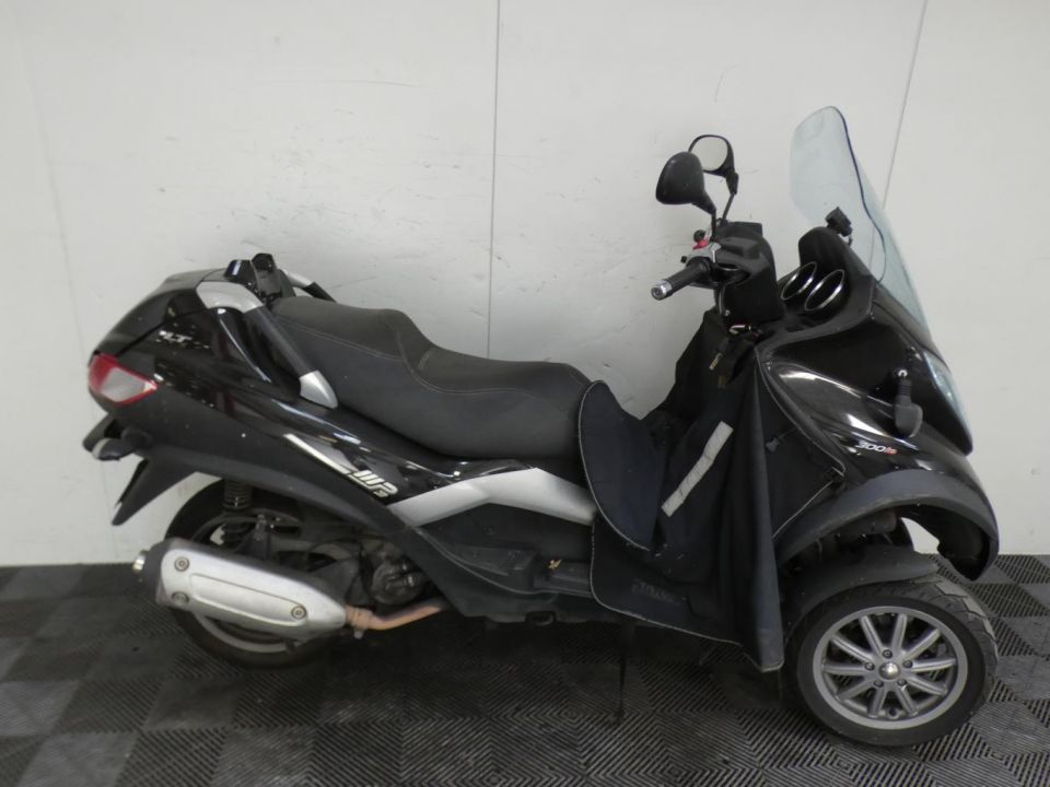 PIAGGIO MP3 300 LT 4