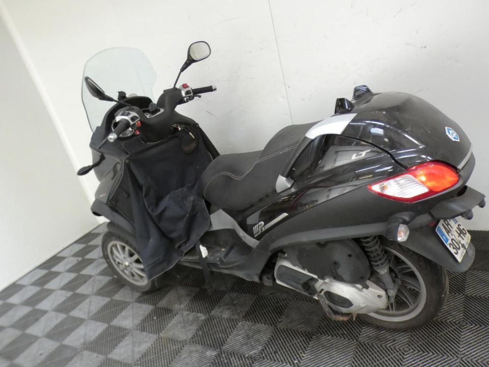 PIAGGIO MP3 300 LT 4